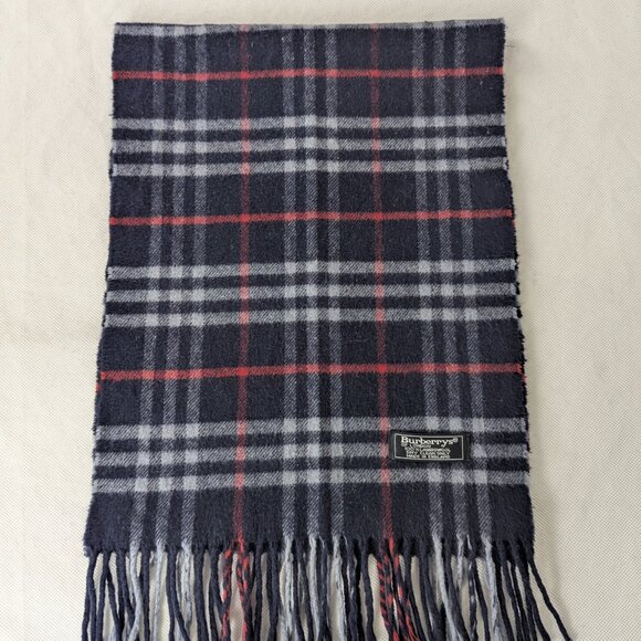 Burberry's Designer Lambswool Scarf Blue – Unisex – Timeless Cold Weather Wear - Picture 5 of 7